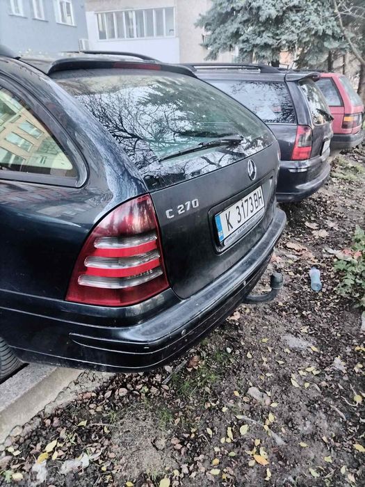 Продавам Mercedes C 270
