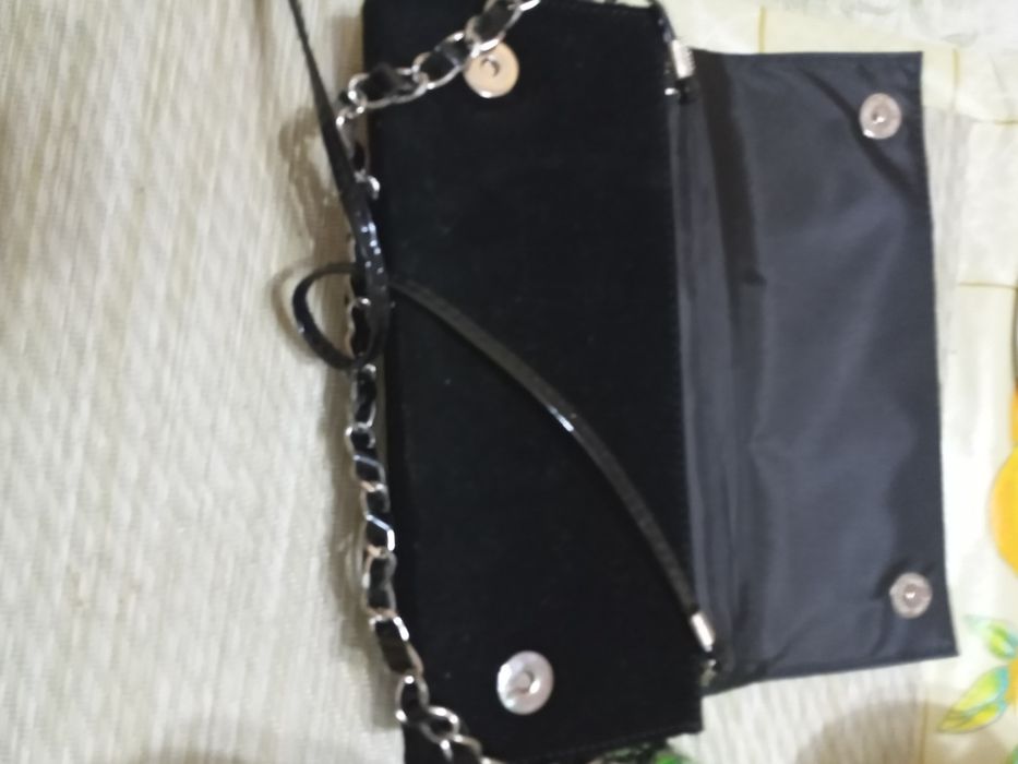 Продам сумочку клач