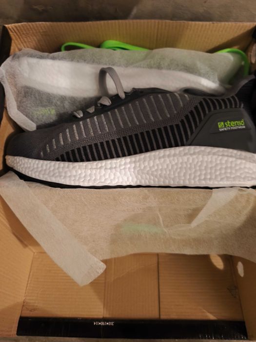 Нов работен гащеризон(М) и обувки(N42)+тениска