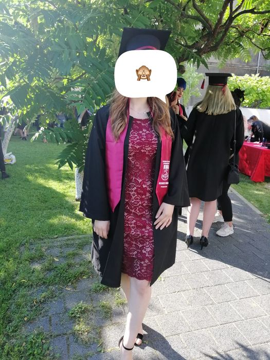 Rochie rosie din dantelă