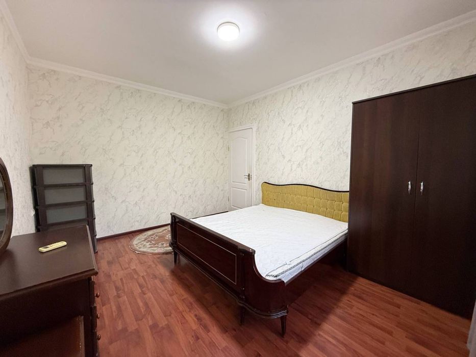 Метро Ойбек 2/2/4 с ремонтом 77серия 65м2