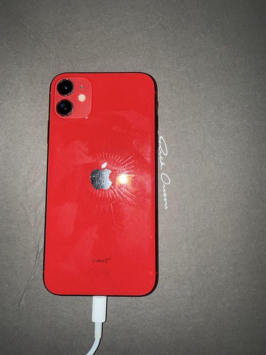 Iphone 11, червен