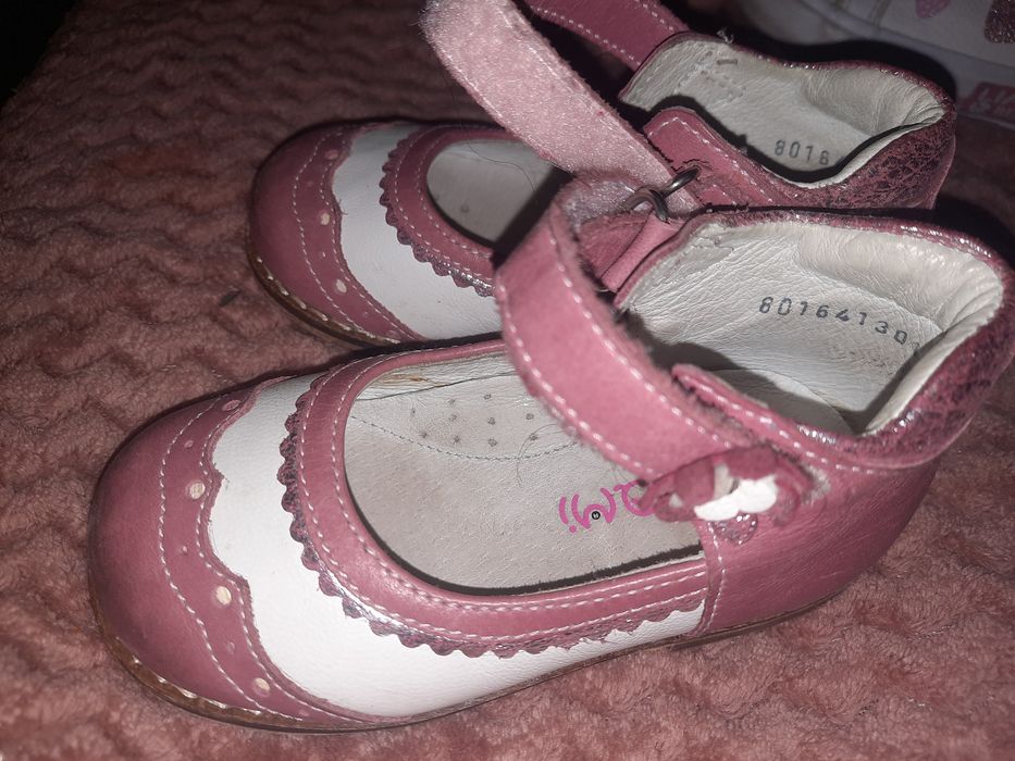 Продам детскую обувь