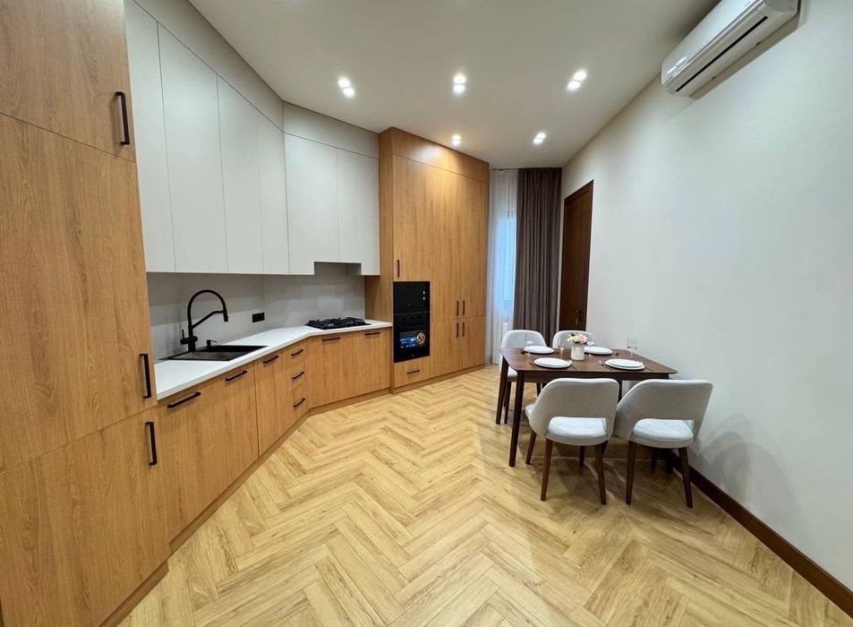 Новостройка Буз базар 2/4/9 Евроремонт 45м2