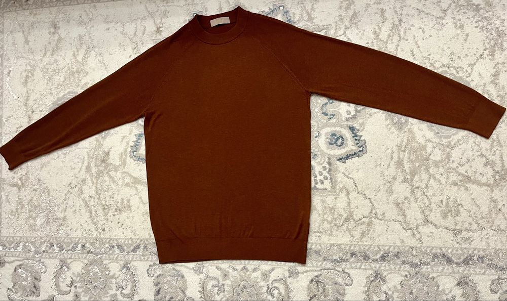 Продам новую кофту Corneli