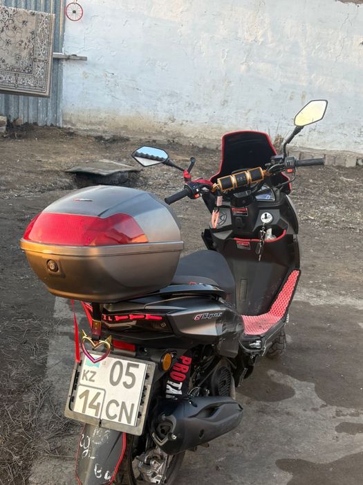 Продам скутер MAXI