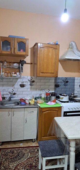 Чиланзар 8 срочно продаётся квартира 2/4/4