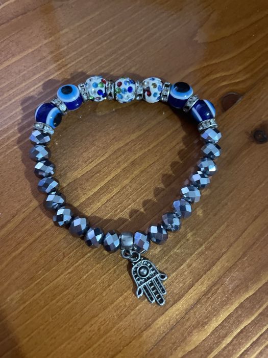 Дамска гривна с камъни и мънисти