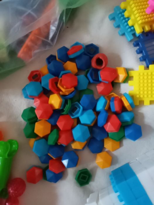 Игрушки все за 2000