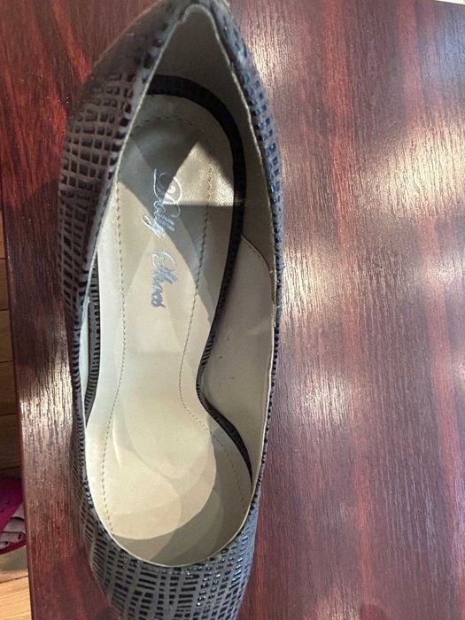 Vand pantofi stiletto piele naturala, noi