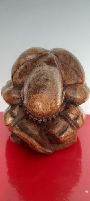 Sculptura orientala din lemn