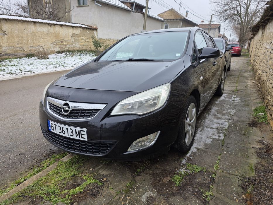Opel Astra J 1.4T 2010г