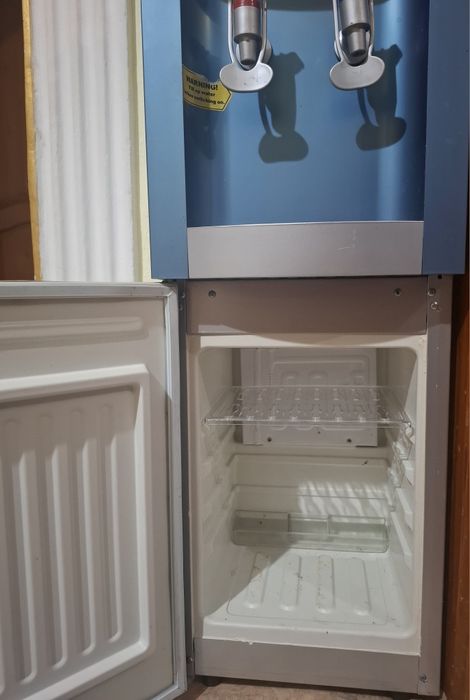 Диспансер асты холодильник