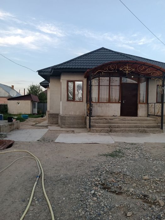 Дом большой новый