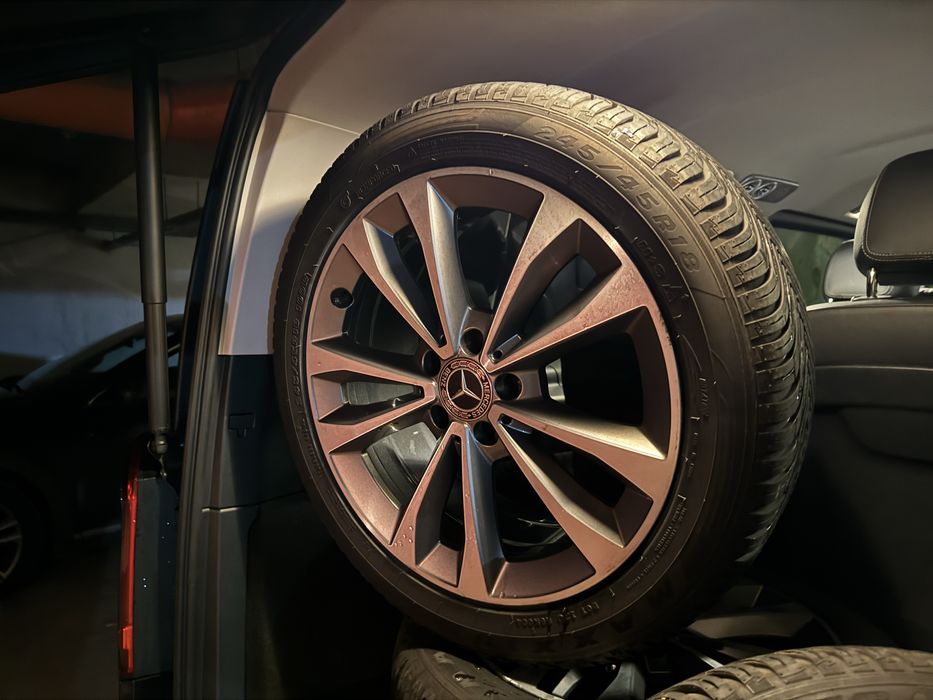 Продавам 4 бр. Джанти с гуми за Mercedes V-class 2024г