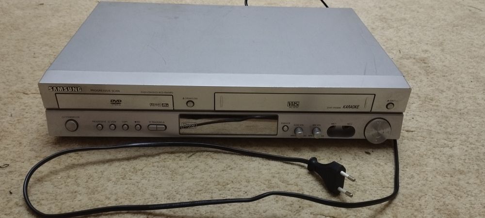 Комбо dvd vhs плеер в отличном состоянии