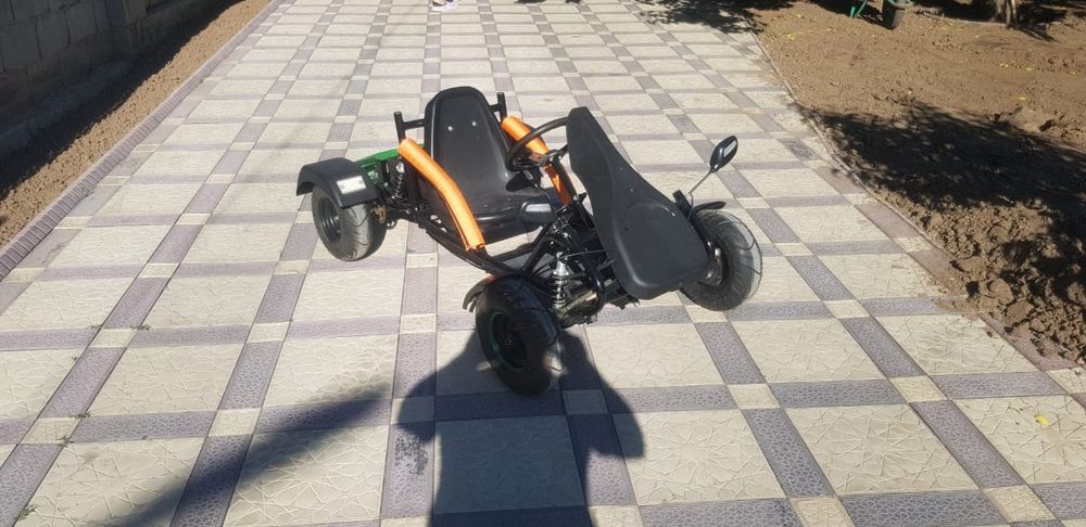 Детская  электрическая  машинка.