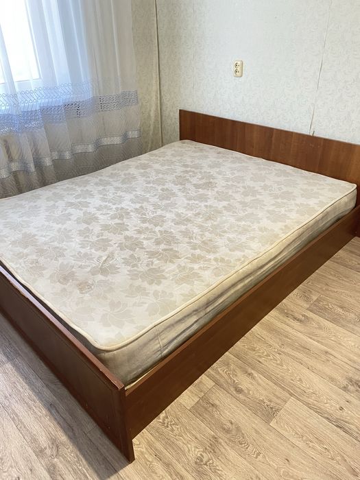 кровать двухспальный