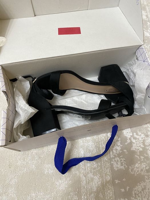 Босоножки новые. 35-ый размер