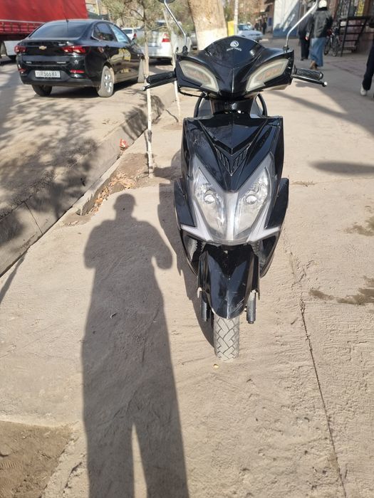 Sukuter Mustang 150 kup full