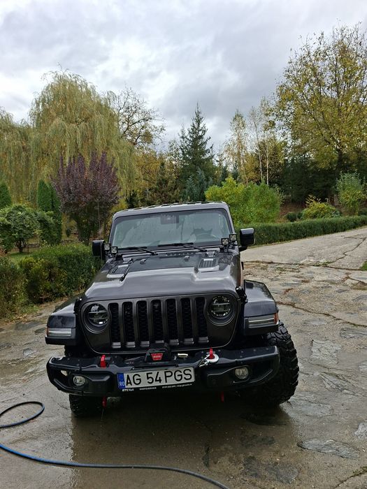 Vand Jeep Wrangler Rubicon 26000 km 2021 f multe accesorii 49000 eur