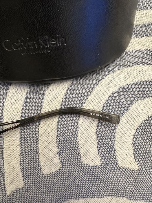 Солнцезащитные очки Vogue