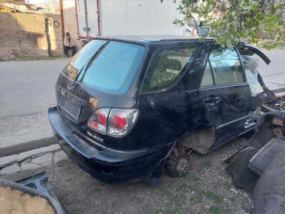 задняя часть на lexus rx 300