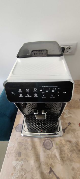 Espressor automat Philips EP3243/50, sistem de lapte LatteGo, 5 bauturi, 15 bar