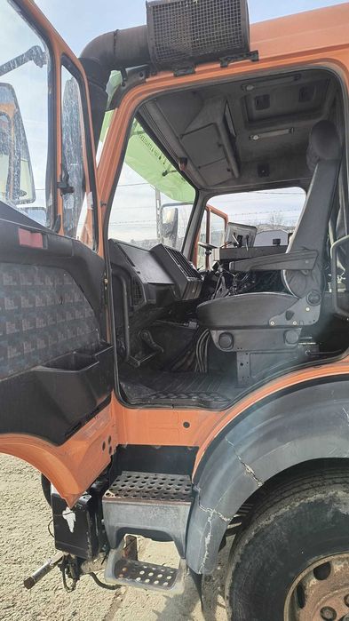 Camion Autospeciala Mercedes-Benz curatare stradala