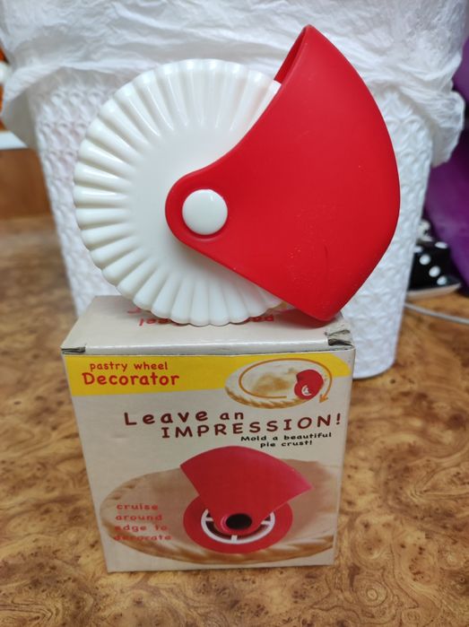 Нож-ролик Для фигурной нарезки теста