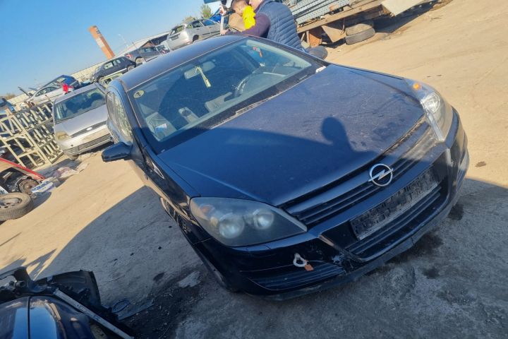 Trager / Calandru Opel Astra 2004 1.7 CDTI MT (80 hp)