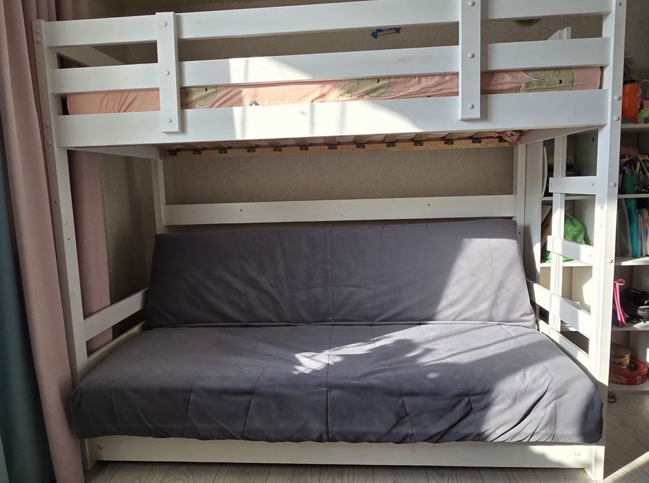 Продам двухъярусную кровать