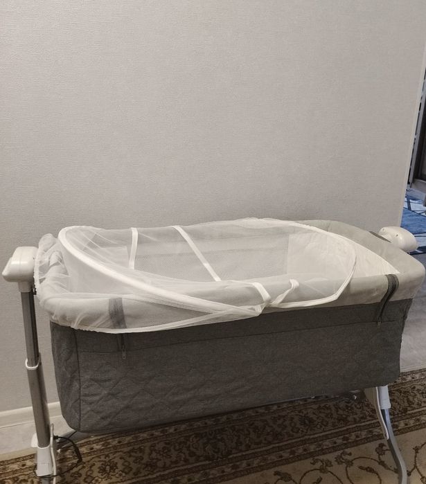 Продам колыбельную кроватку