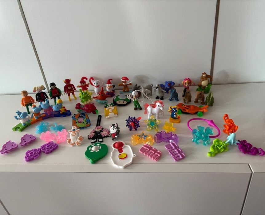 Продам или обмен киндер сюрприз