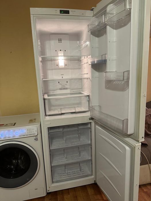 Холодильник LG высокая