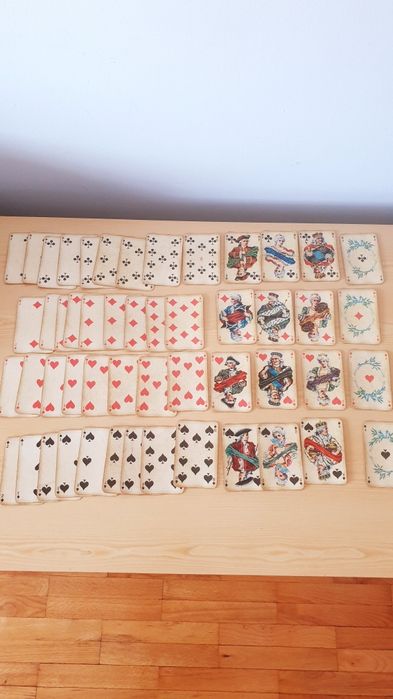 карти за игра и колекция