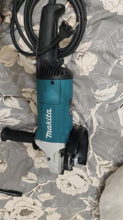 Болгарка Makita 180mm