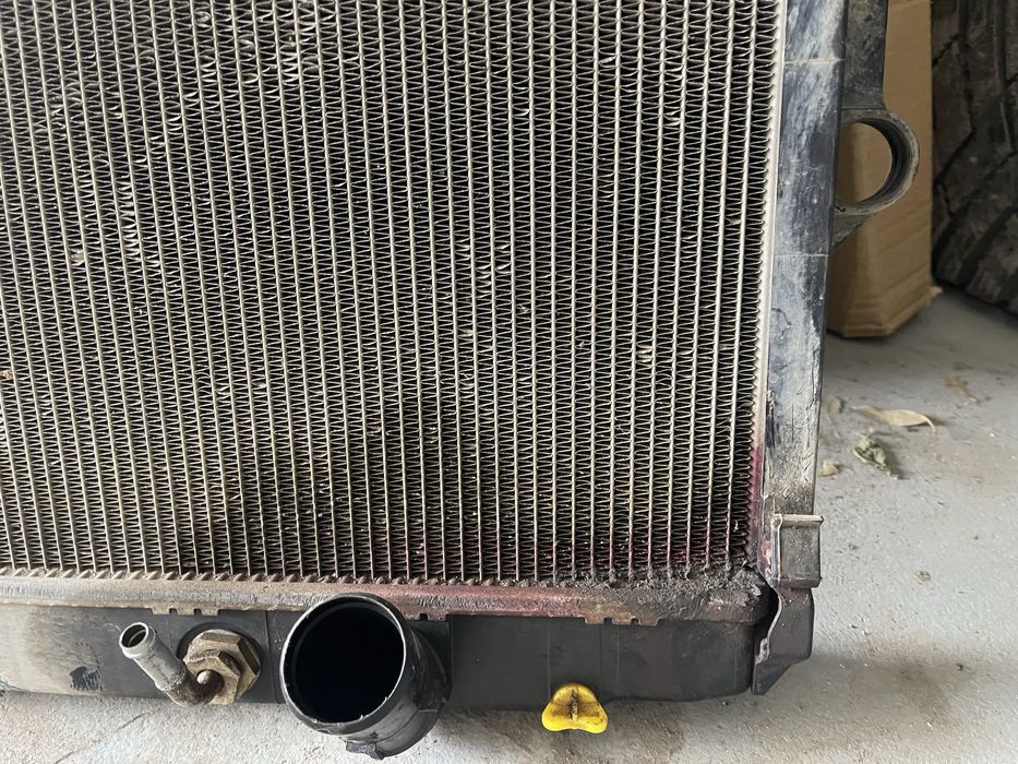 Радиатор на ланд крузер 200