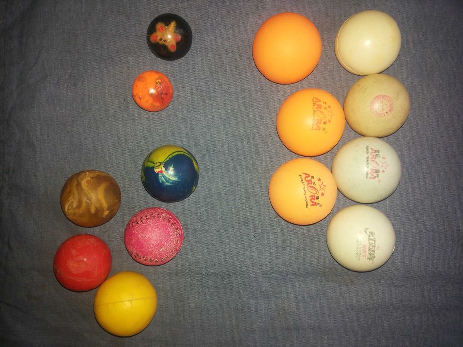 Теннисные шарики мячики