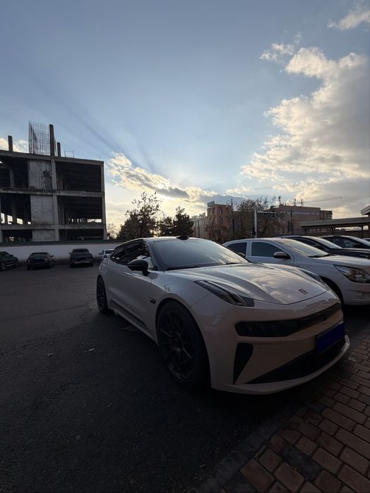 Zeekr 001 you z sport