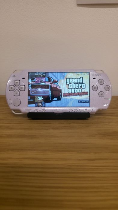 Sony PSP 2000, Modat, 550 jocuri,  9 în 1,  gata de joacă