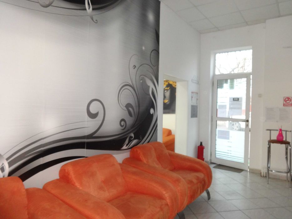 Vand imobil destinat activitatilor comerciale(birouri,cabinete,sediu firma,etc.)
