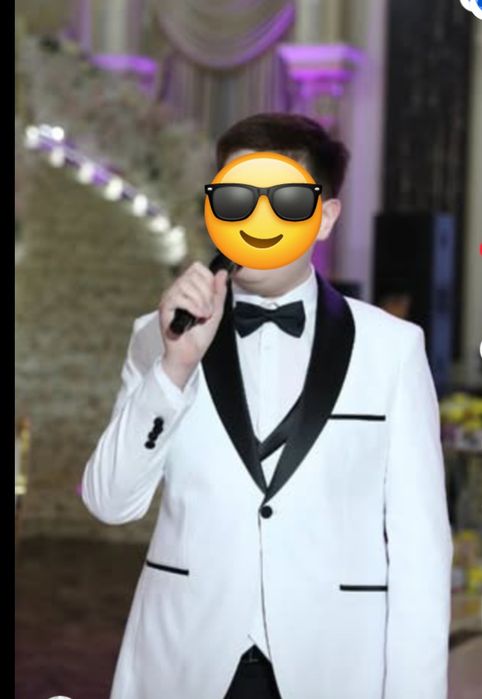 Продам белый смокинг.