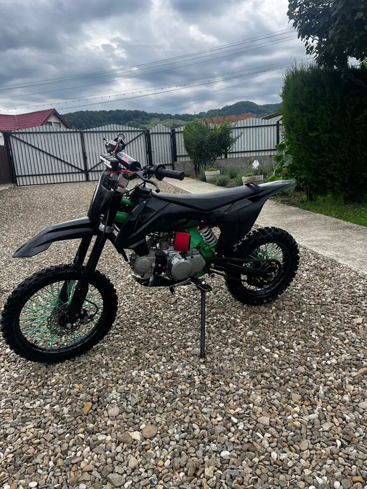 cross jrh de 125 de vanzare daca te intereseazareconditionat aproape complet si vreau, sa mentionez ca nu se compara cu niciun 125 stock!