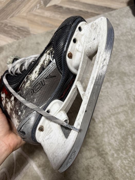 Продам коньки BAUER
