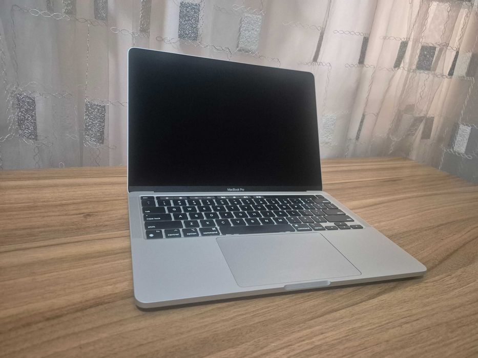 MacBook Pro 2022 M2 16/256