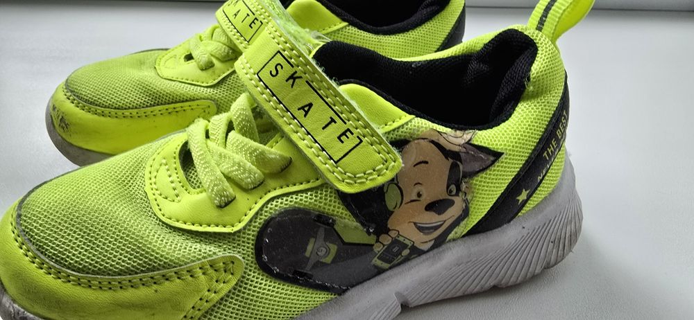 Детские кросовки.