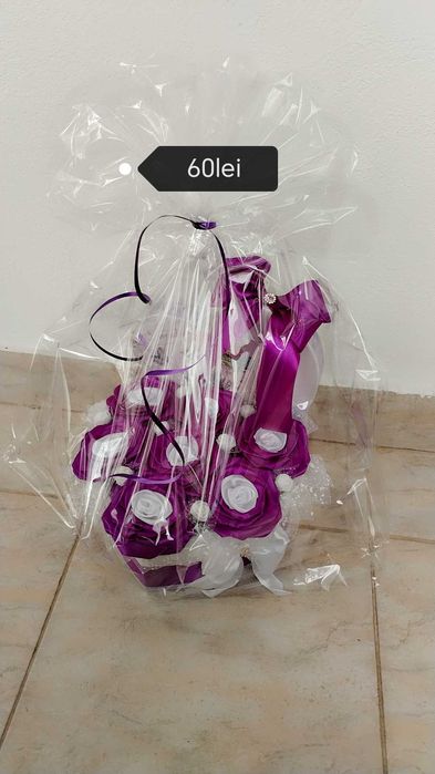 Cutii si buchete satin!