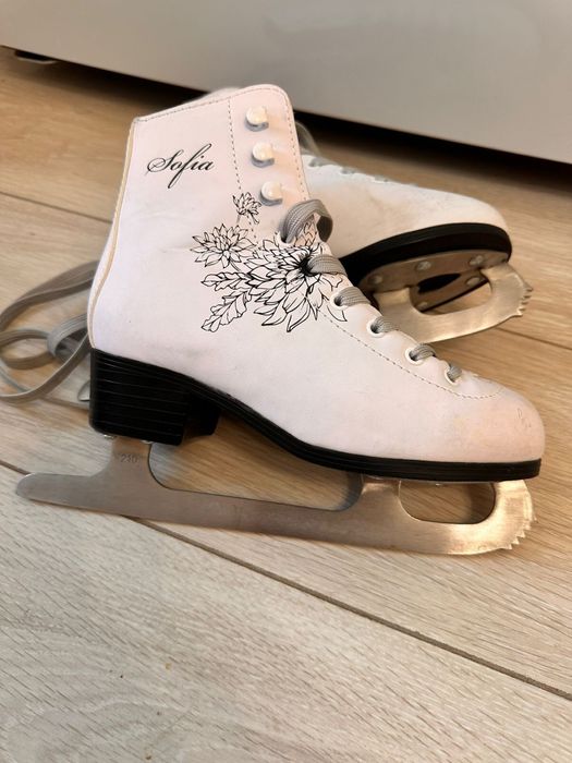 Продам коньки размер 34. Состояние идеальное