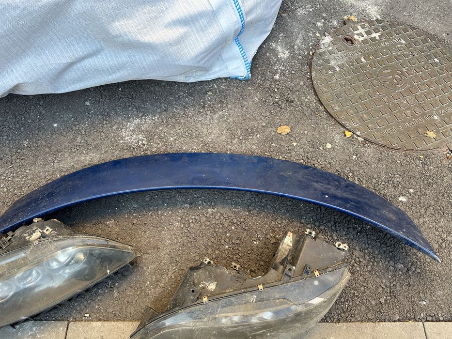 Faruri xenon mazda 6 +eleron